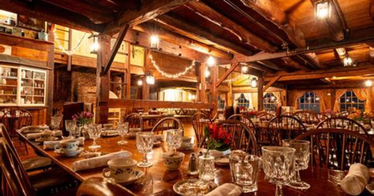 Hosting Banquets at Salem Cross Inn: Capacity, Menus, and Event Planning Essentials