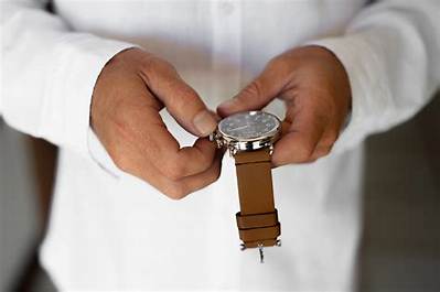 Stop Overpaying Jewelers: How to Remove Watch Links at Home in 5 Minutes