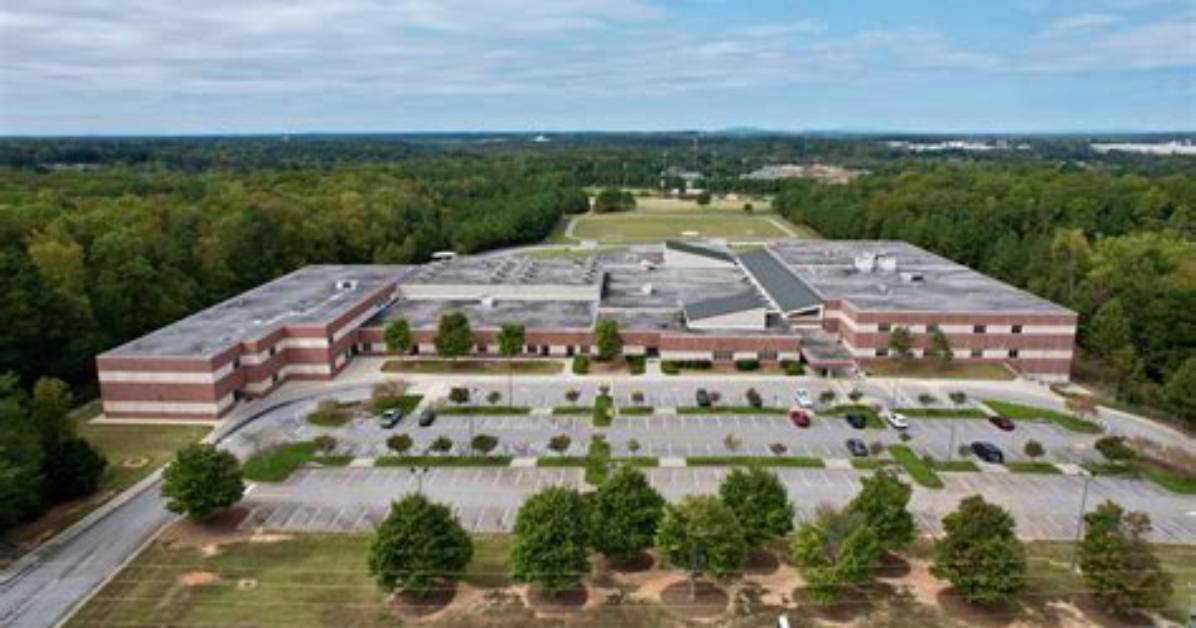 Twin Rivers Middle School Review: Academic Reality and Student Metrics