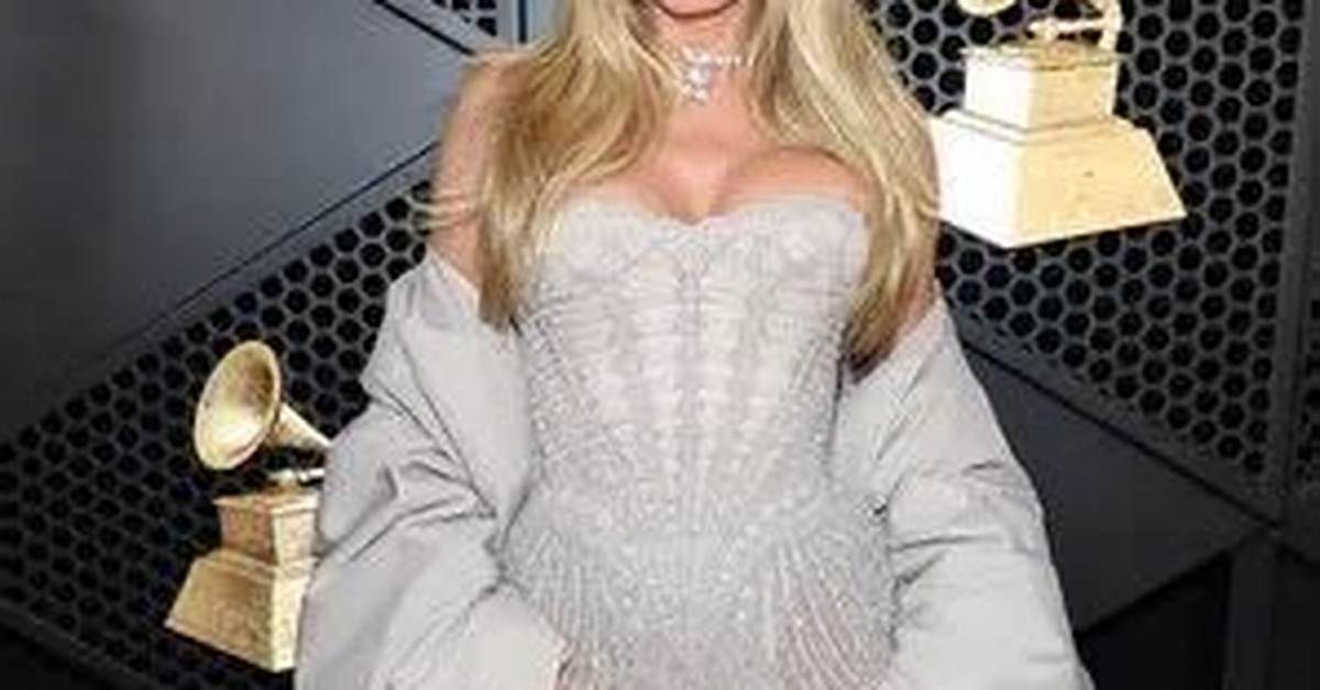 Why Heidi Klum's Molded 'Nude Illusion' Grammys 2026 Dress Caused an Internet Meltdown